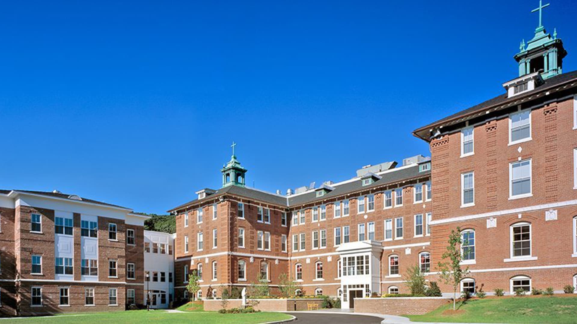 Notre Dame du lac building