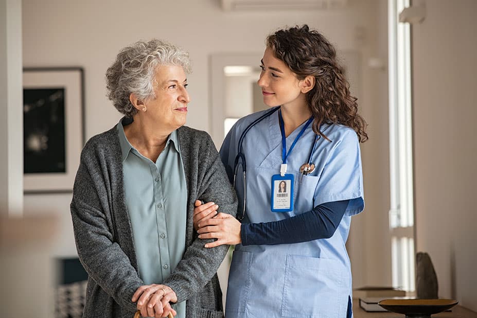 nurse-with-senior